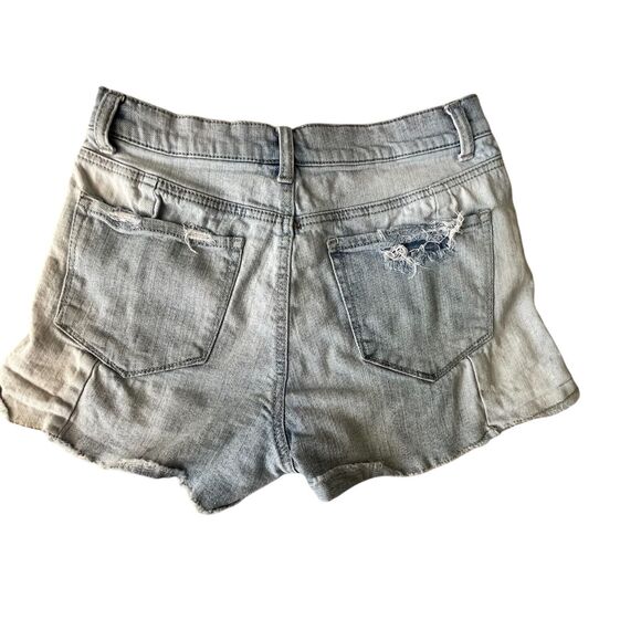 Mudd Shorts Women 7 Blue Distressed Denim Mid Rise (W26 L3) - Picture 11 of 13